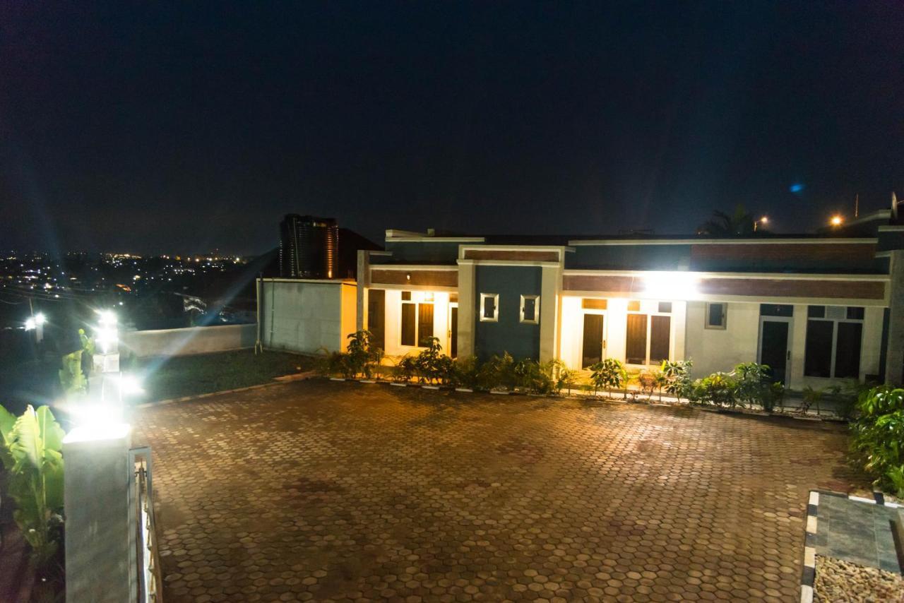 Avisha Town Hotel Кигали Экстерьер фото
