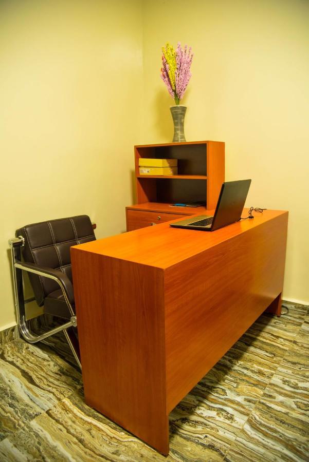 Avisha Town Hotel Кигали Экстерьер фото