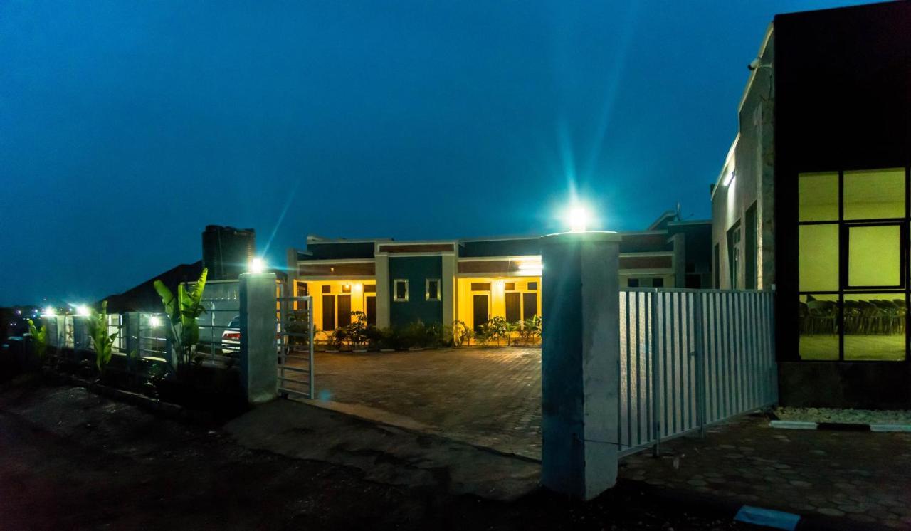 Avisha Town Hotel Кигали Экстерьер фото
