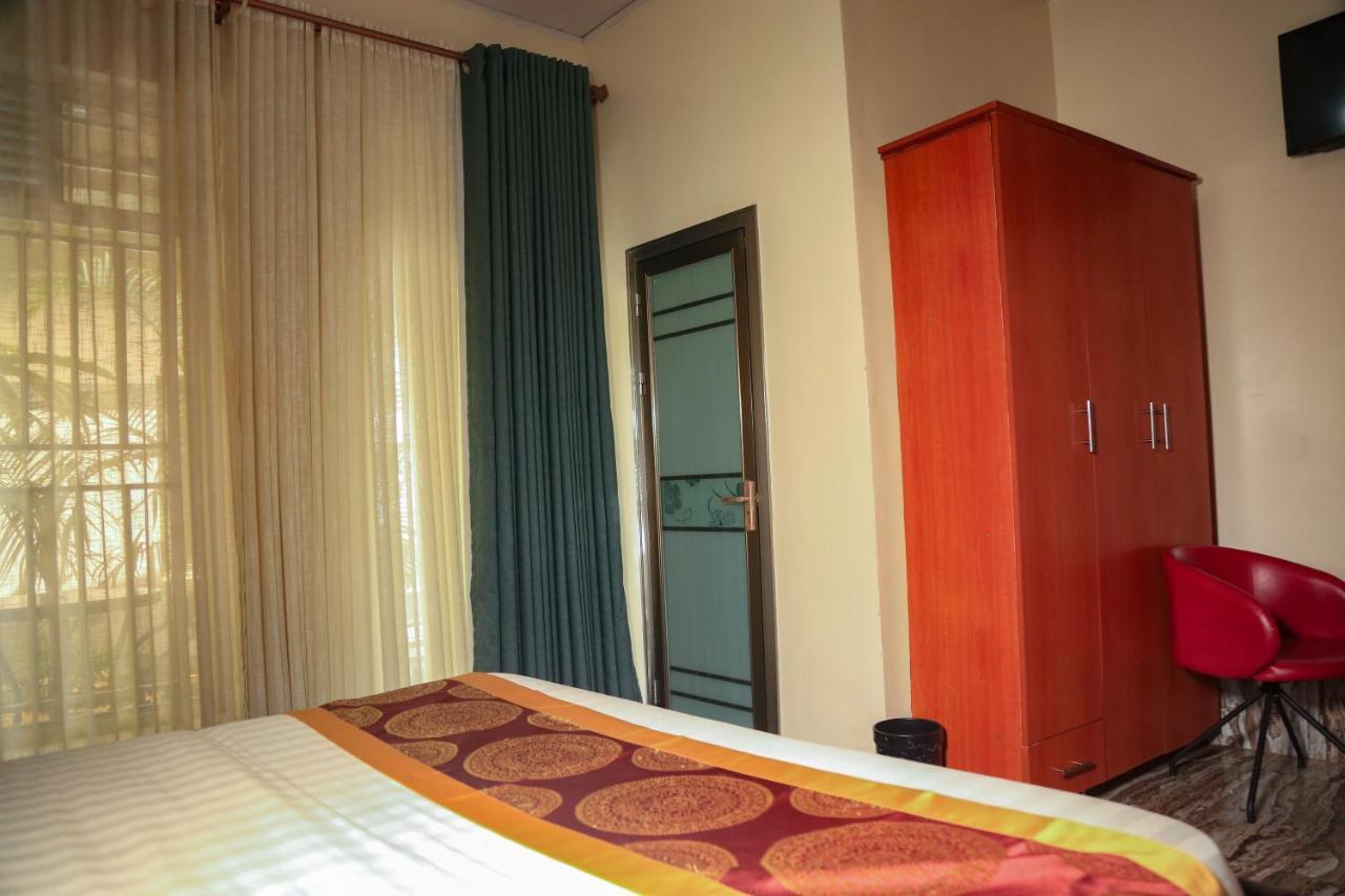 Avisha Town Hotel Кигали Экстерьер фото