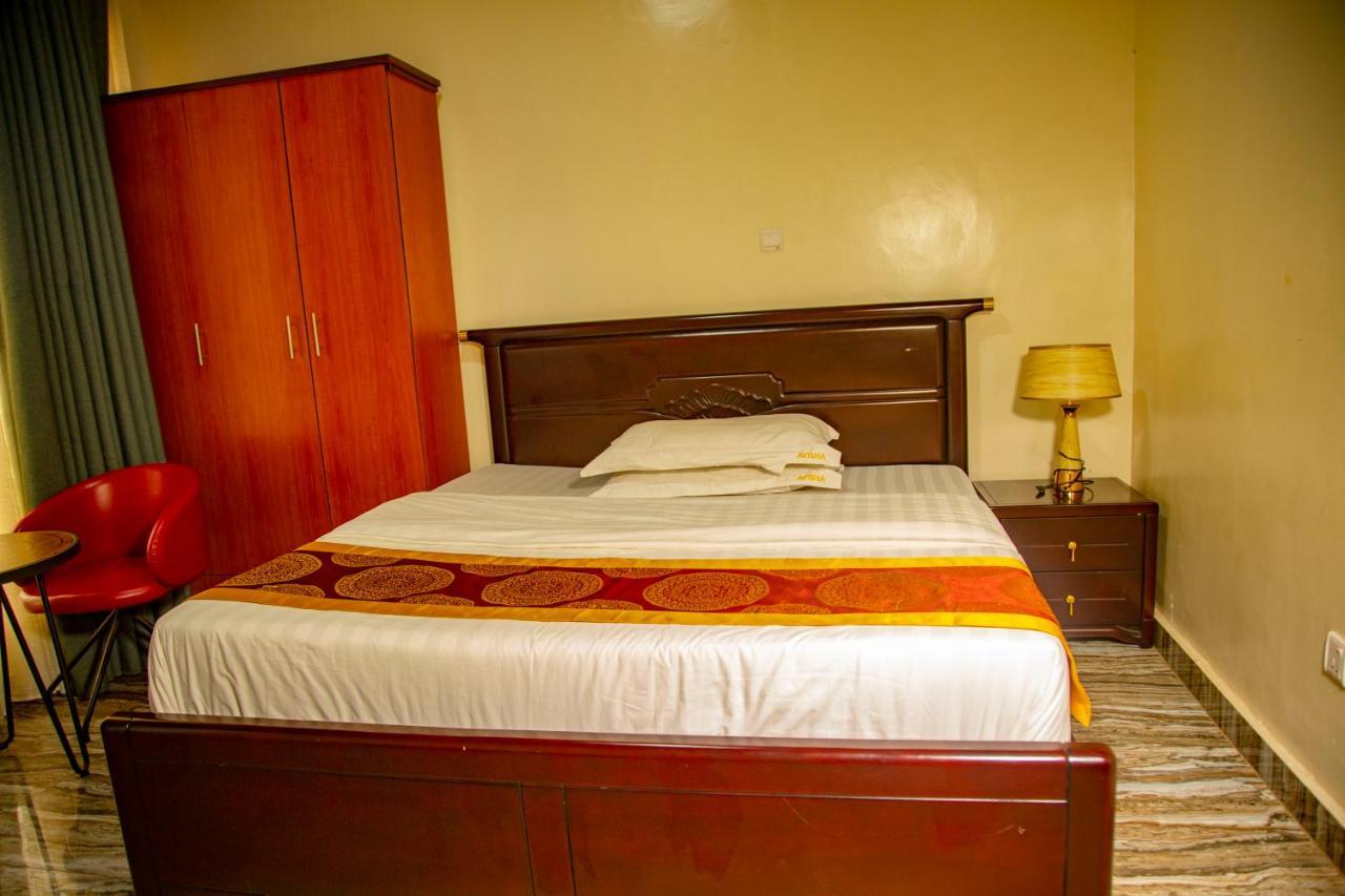 Avisha Town Hotel Кигали Экстерьер фото